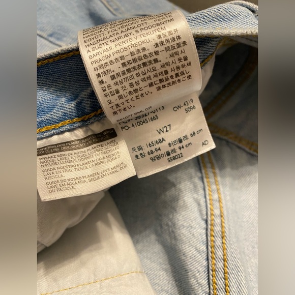 Levi’s 501 cut-offs. Size 27. Red tag. - Picture 4 of 6